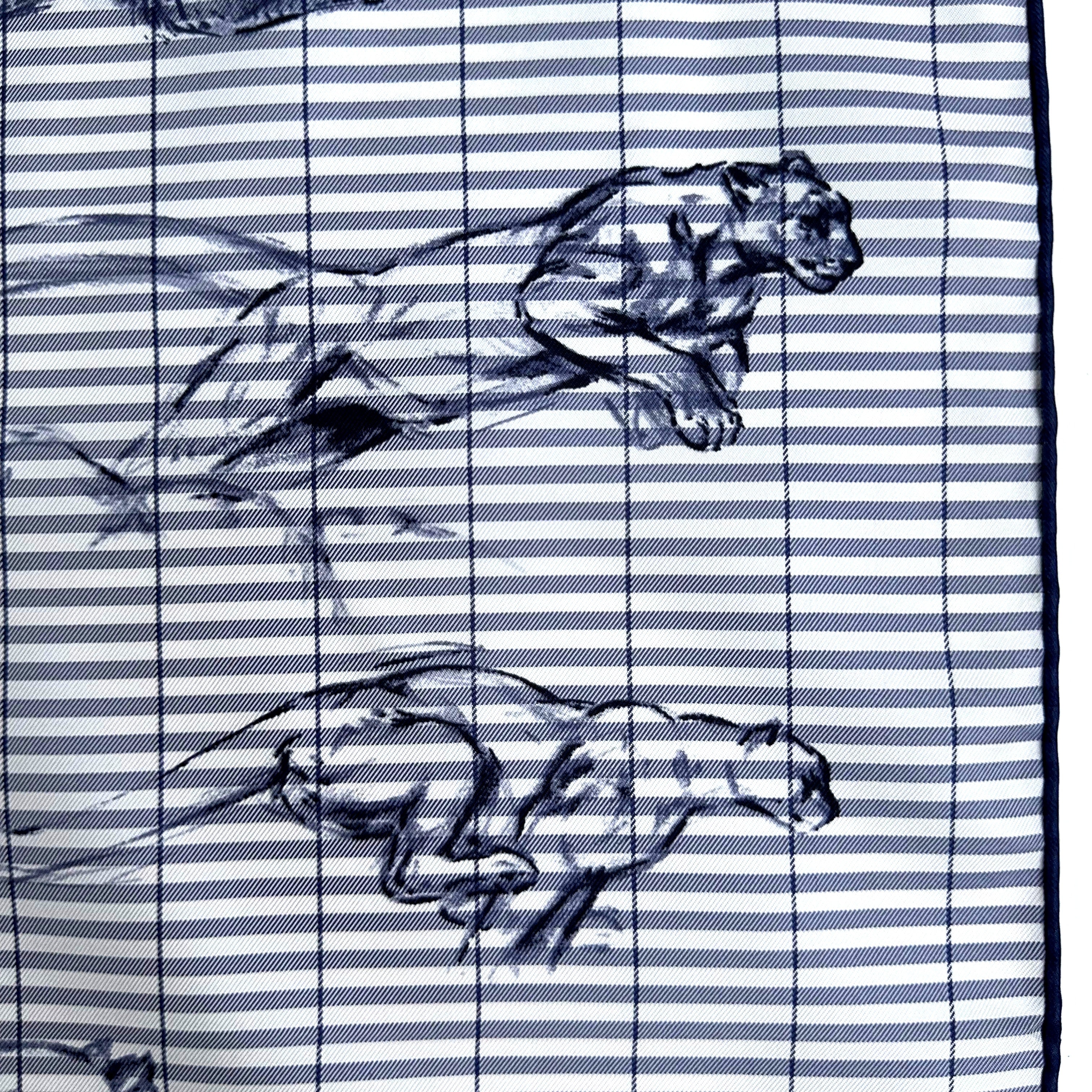 Carré Hermès Dans l'atelier de Robert Dallet Finesse Eyeliner, 90 cm soie, détail des panthères bondissantes