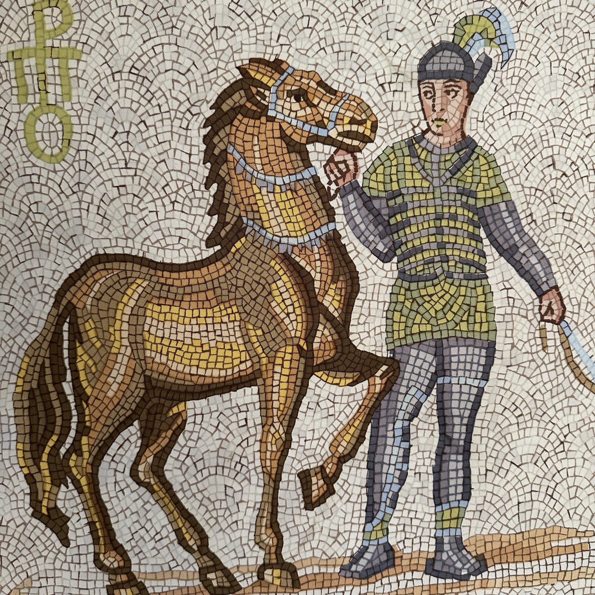 detail du dessin du foulard hermes un deuxieme aurige tenant le harnais de cheval