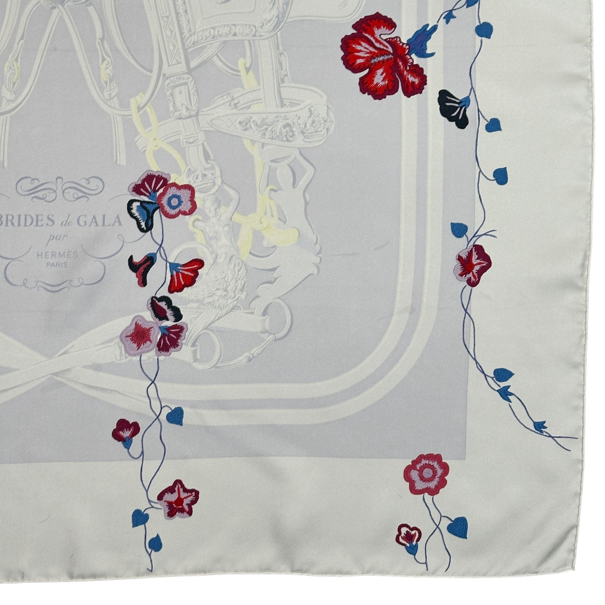 coin inferieur droit du foulard