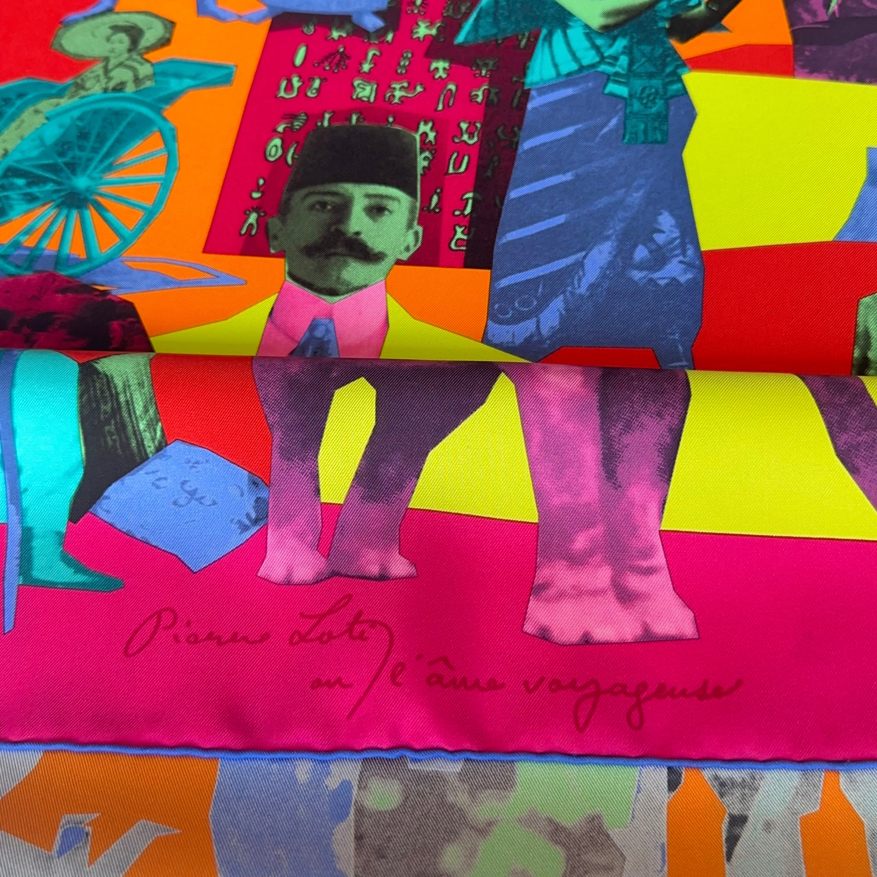 Titre du carré "Pierre Loti ou l'âme voyageuse" écrit en bas au centre, sous les pattes d'un éléphant rose et le portrait de Loti en fez.