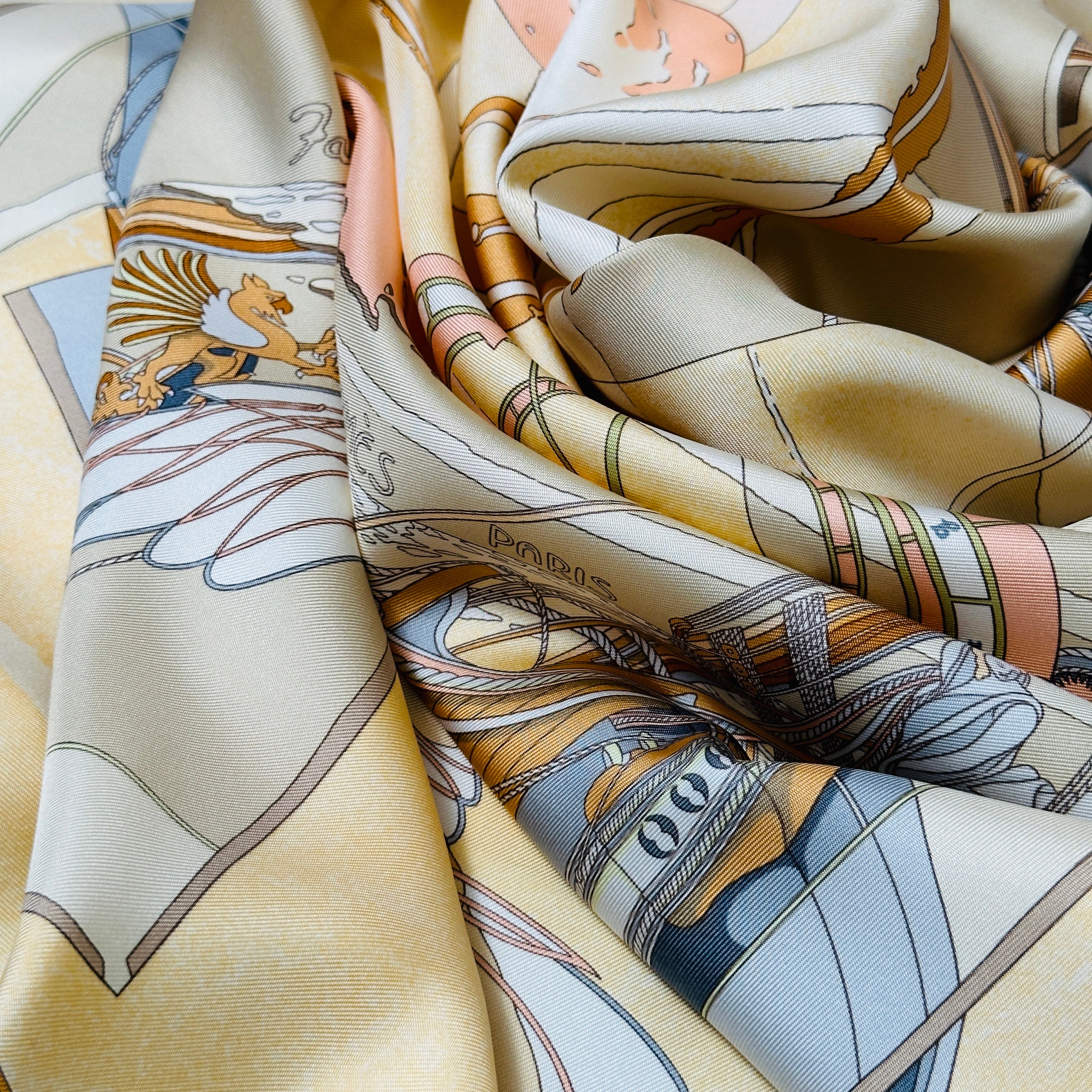 foulard-dans-ses-plis