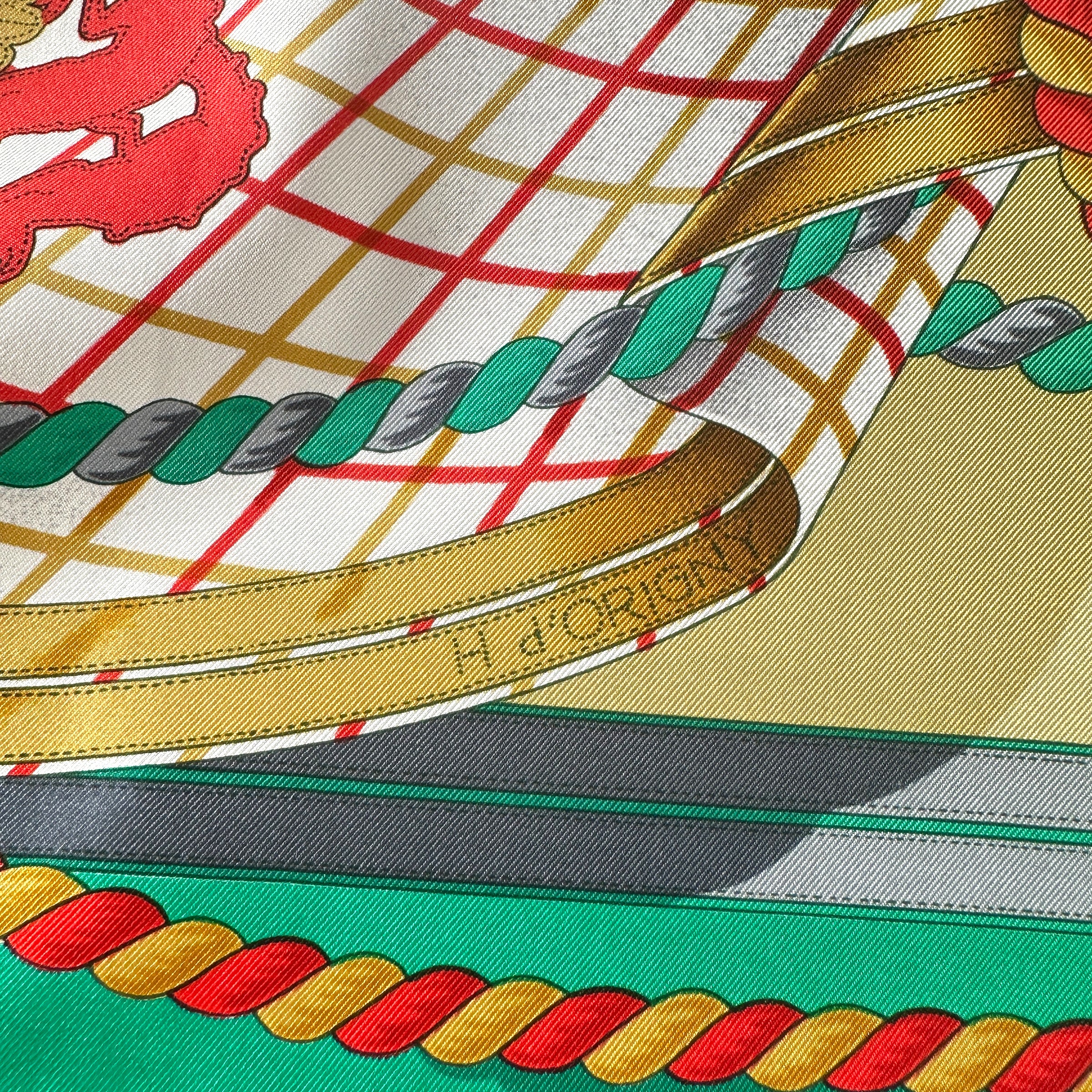 foulard-hermes-grande-tenue-signature-h-origny