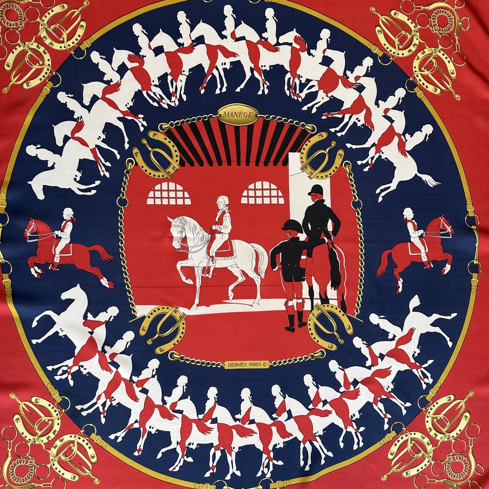 Zoom sur le motif d’équitation Hermès – carré "Manège" édition 1974
