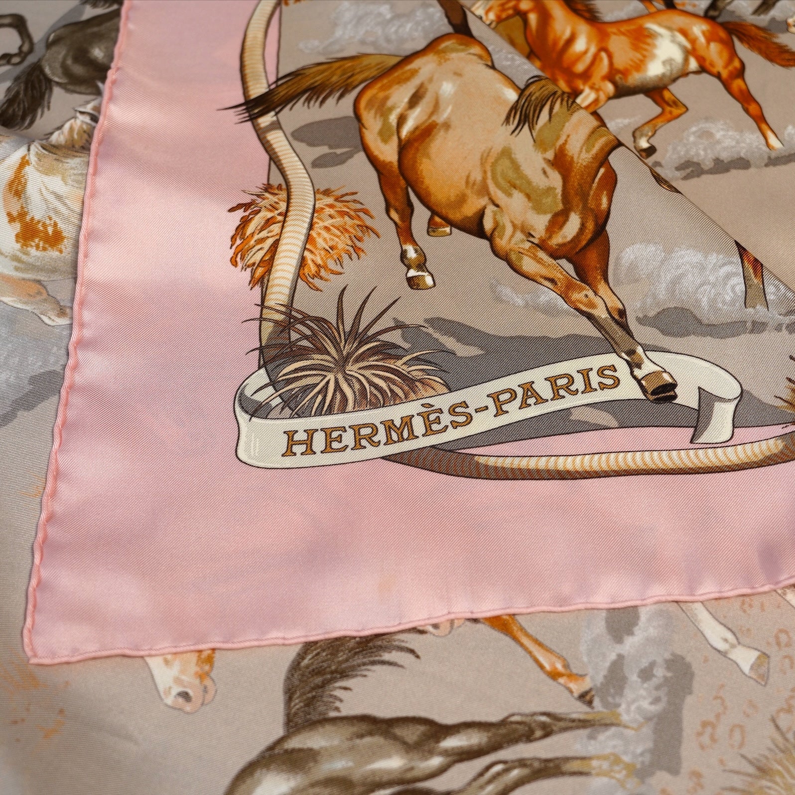 Carré Hermès 90 cm – Les Mustangs – Robert Dallet (1993)